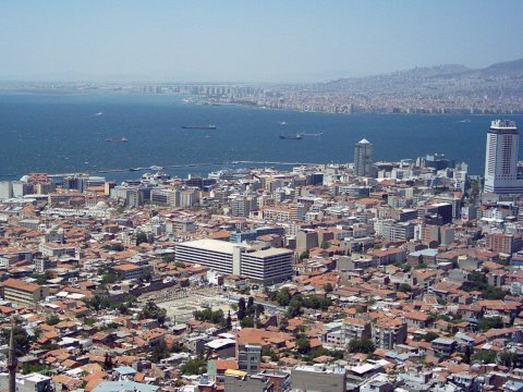 IZMIR’S “MANHATTAN”: WHERE BUSINESS IS STREAMING TO