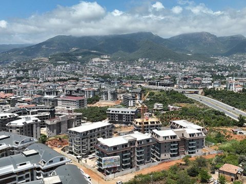 Alanya'daki Atatürk Bulvarı'nın ikinci aşama yenileme çalışmaları tamamlandı